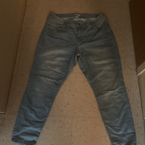 Plus size light blue jeans. - Picture 3 of 3